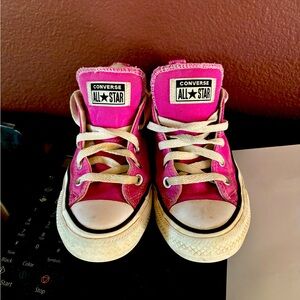 Hot pink Converse